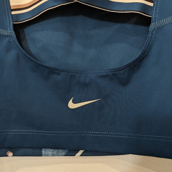 NWT Nike workout top Sz small - Picture 5 of 6